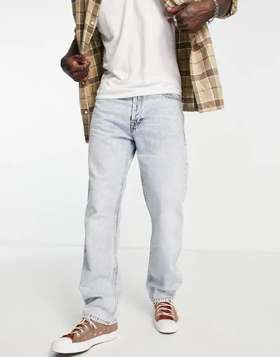 https://images.styletyx.com/images/dash-straight-fit-jeans-in-bleach-wash-dr-denim-1833034_4.webp