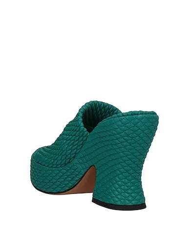 https://images.styletyx.com/images/deep-jade-leather-sandals-bottega-veneta-3290797_3.webp