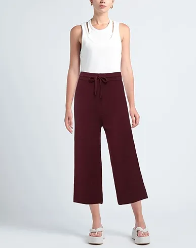 https://images.styletyx.com/images/deep-purple-knitted-cropped-pants-culottes-pdr-phisique-du-role-873563448_2.webp