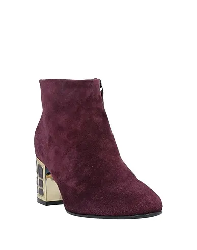 https://images.styletyx.com/images/deep-purple-leather-ankle-boot-loriblu-1327931_2.webp