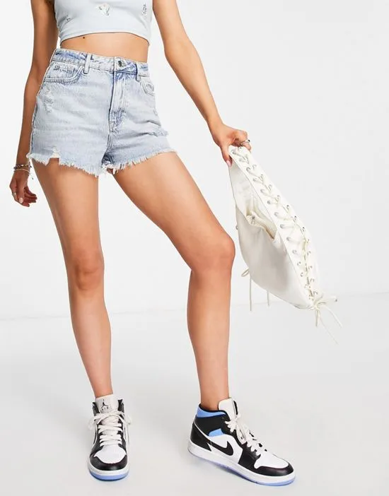 https://images.styletyx.com/images/distressed-mom-short-in-light-blue-wash-new-look-2489598_3.webp