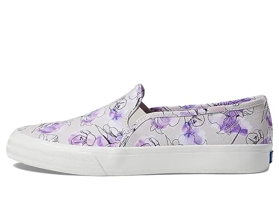 https://images.styletyx.com/images/double-decker-canvas-keds-13183195_4.webp