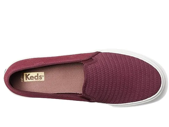 https://images.styletyx.com/images/double-decker-emboss-suede-keds-13055934_2.webp