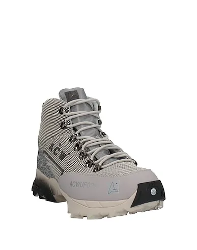 https://images.styletyx.com/images/dove-grey-canvas-boots-a-cold-wall-3191120_2.webp
