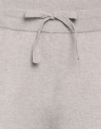 https://images.styletyx.com/images/dove-grey-knitted-casual-pants-le-tricot-perugia-402226612_4.webp