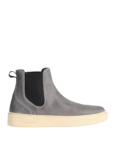 https://images.styletyx.com/images/dove-grey-leather-boots-woolrich-3211482_1.webp