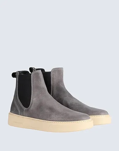https://images.styletyx.com/images/dove-grey-leather-boots-woolrich-3211482_4.webp