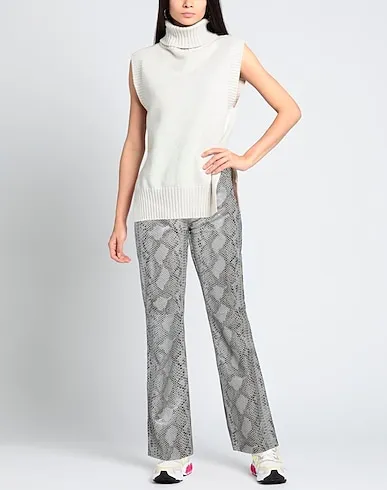 https://images.styletyx.com/images/dove-grey-leather-casual-pants-arma-13278478_2.webp