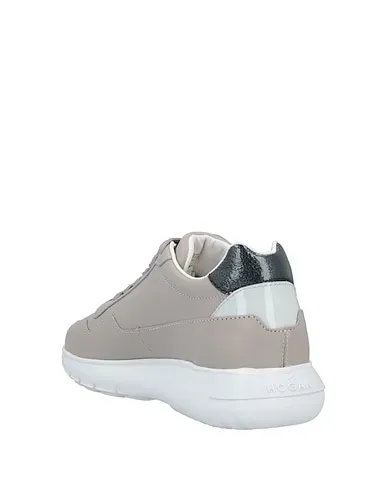 https://images.styletyx.com/images/dove-grey-leather-sneakers-hogan-12989332_3.webp