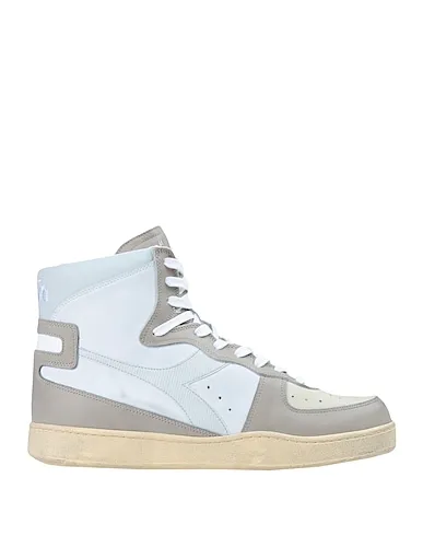 https://images.styletyx.com/images/dove-grey-leather-sneakers-mi-basket-diadora-heritage-2658143_1.webp