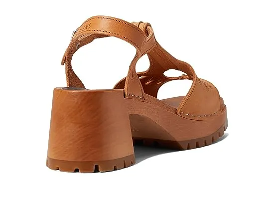 https://images.styletyx.com/images/dr-clog-swedish-hasbeens-13206085_5.webp