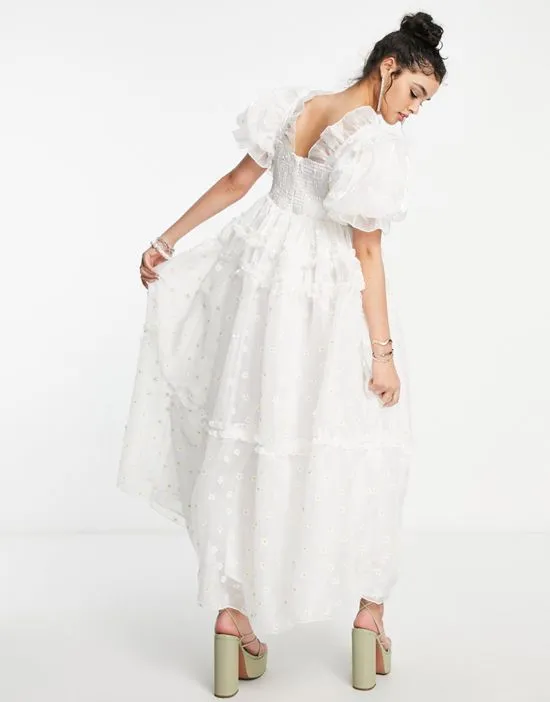 https://images.styletyx.com/images/dream-sister-jane-organza-puff-sleeve-smock-dress-in-embroidered-daisy-print-sister-jane-3165074_2.webp