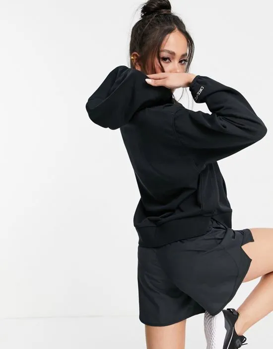 https://images.styletyx.com/images/dri-fit-standard-issue-oversized-fleece-hoodie-in-black-nike-2906030_4.webp