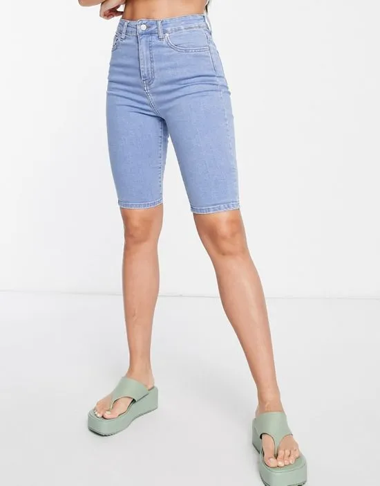 https://images.styletyx.com/images/dtt-tall-skinny-denim-shorts-in-light-wash-blue-don-t-think-twice-tall-1924024_4.webp