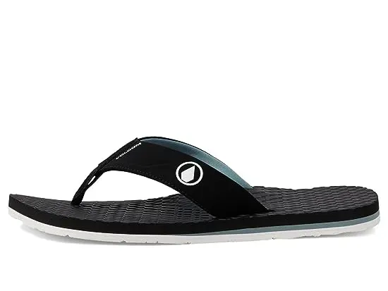 https://images.styletyx.com/images/eco-recliner-2-sandals-volcom-1980924156_4.webp