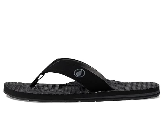 https://images.styletyx.com/images/eco-recliner-2-sandals-volcom-874651998_4.webp