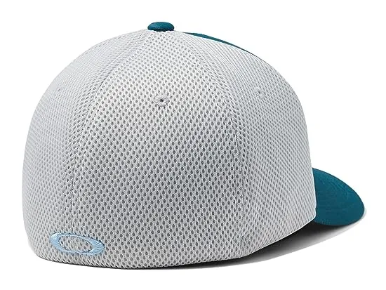 https://images.styletyx.com/images/ellipse-mesh-hat-oakley-13331228_2.webp
