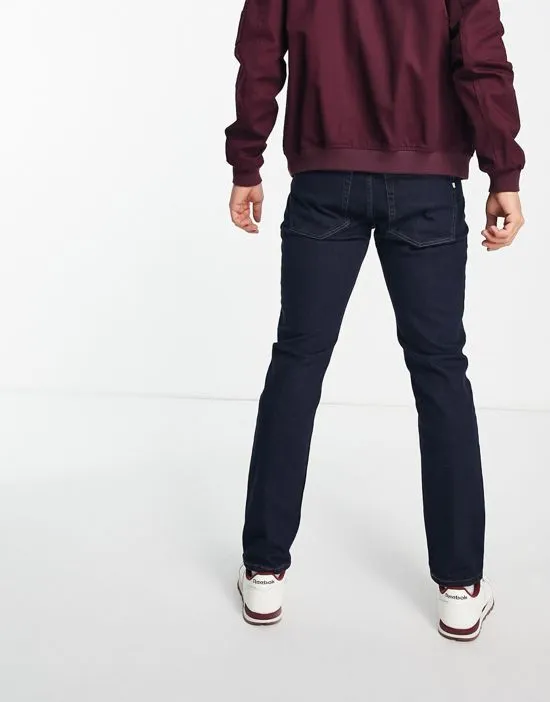 https://images.styletyx.com/images/elm-stretch-slim-jeans-in-dark-wash-farah-1834339_2.webp