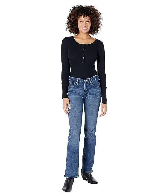 https://images.styletyx.com/images/eloise-best-kept-secrety-bootcut-jeans-in-reprieve-denim-jag-jeans-1800834_5.webp