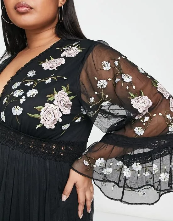 https://images.styletyx.com/images/embroided-maxi-dress-with-lace-detail-in-black-frock-and-frill-plus-13075645_3.webp