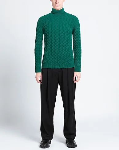 https://images.styletyx.com/images/emerald-green-knitted-turtleneck-wool-co-13354873_2.webp