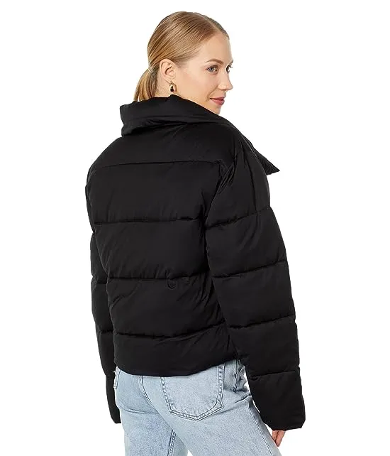 https://images.styletyx.com/images/envelope-collar-puffer-avec-les-filles-2824031_2.webp