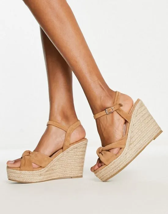 https://images.styletyx.com/images/espadrille-wedge-sandals-in-tan-micro-glamorous-2978294_4.webp