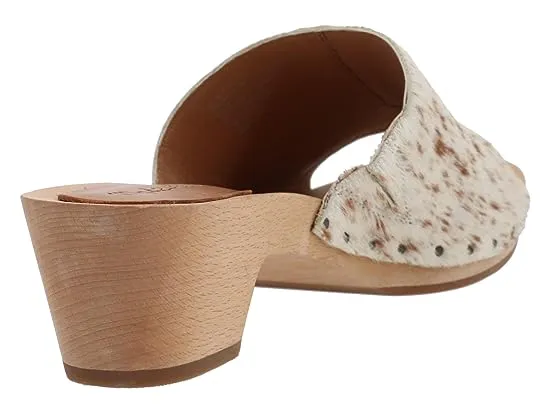 https://images.styletyx.com/images/evelyn-slide-clog-in-haircalf-madewell-2472519_5.webp