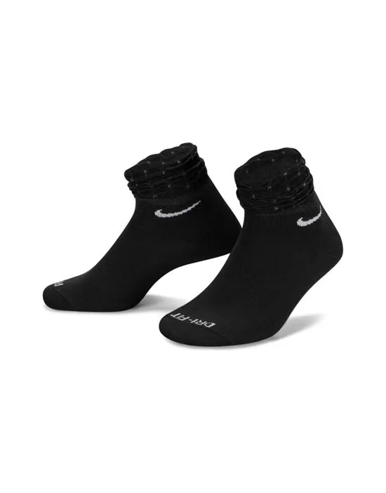 https://images.styletyx.com/images/everyday-plus-cushioned-frilly-socks-in-black-nike-2213183_1.webp