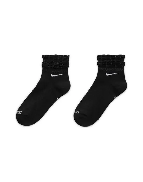 https://images.styletyx.com/images/everyday-plus-cushioned-frilly-socks-in-black-nike-2213183_2.webp