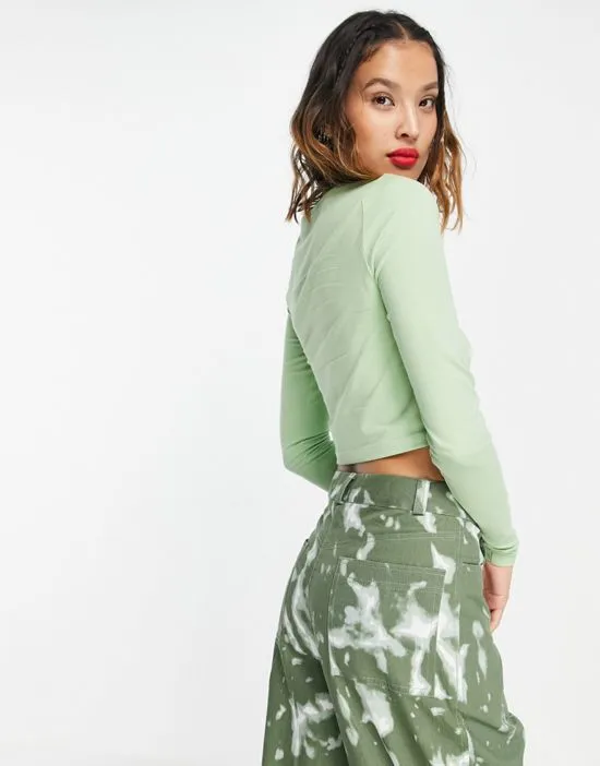 https://images.styletyx.com/images/exclusive-cardigan-in-mint-part-of-a-three-piece-set-noisy-may-13319029_4.webp