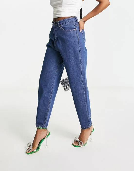 https://images.styletyx.com/images/fae-high-waist-mom-jeans-in-dark-blue-fae-13285851_4.webp