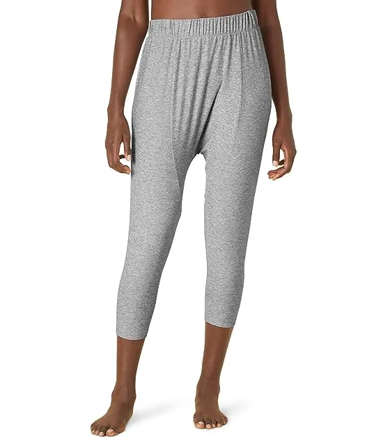 https://images.styletyx.com/images/featherweight-turn-in-sleep-pants-beyond-yoga-13089137_1.webp