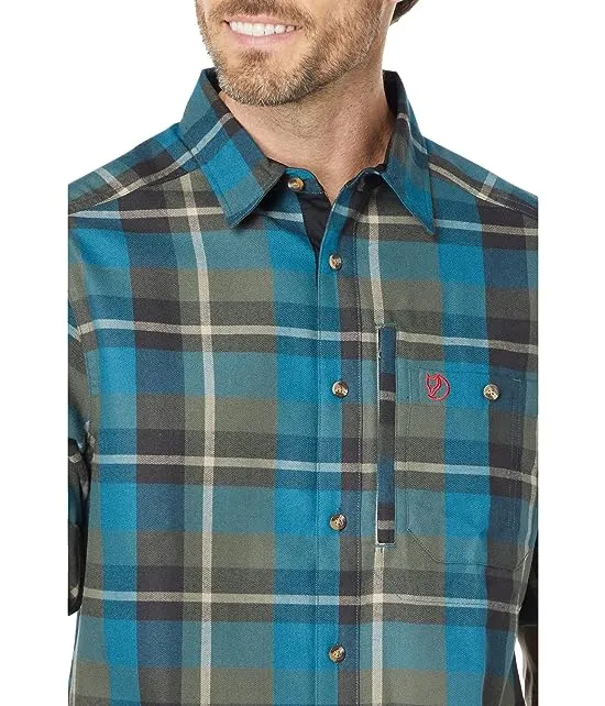 https://images.styletyx.com/images/fjallglim-shirt-fjallraven-13480141_3.webp