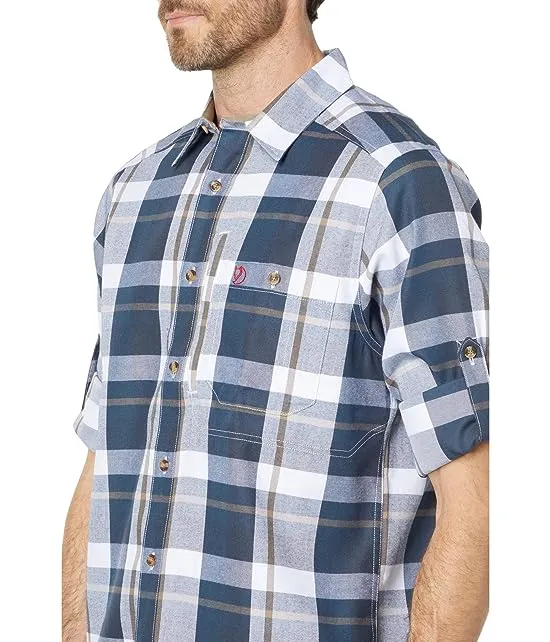 https://images.styletyx.com/images/fjallglim-shirt-fjallraven-872963487_3.webp