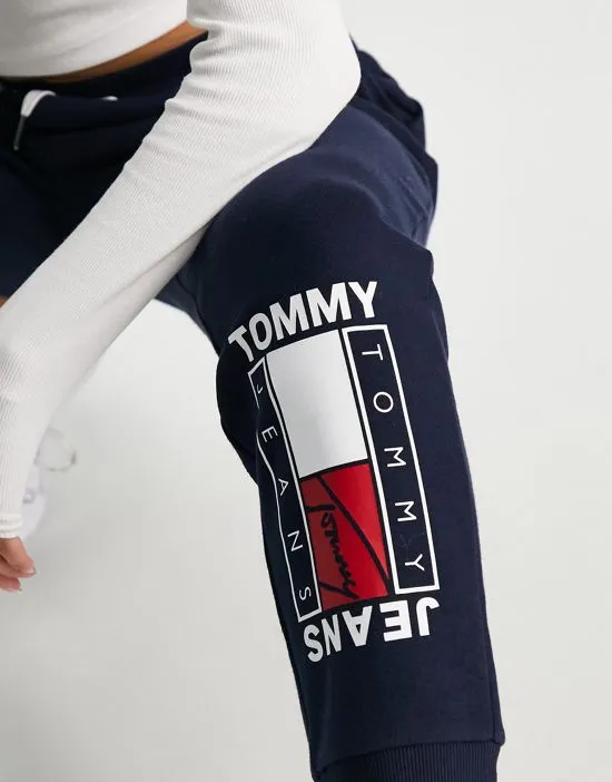 https://images.styletyx.com/images/flag-logo-boyfriend-sweatpants-in-black-tommy-hilfiger-2594677_4.webp