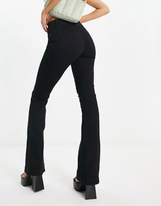 https://images.styletyx.com/images/flared-jeans-in-black-spanx-1005065084_4.webp