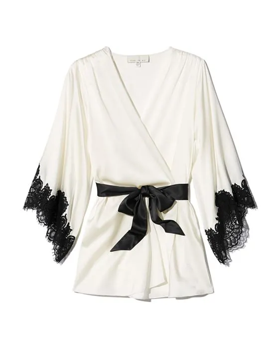https://images.styletyx.com/images/fleur-du-mal-angel-sleeve-lace-trim-robe-150th-anniversary-exclusive-fleur-du-mal-2447107_2.webp