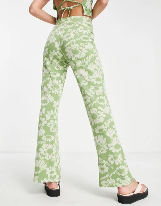 https://images.styletyx.com/images/floral-knit-pants-in-green-part-of-a-set-damson-madder-2801194_2.webp