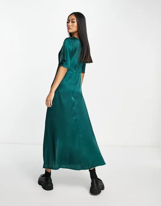https://images.styletyx.com/images/flutter-sleeve-midi-dress-with-lace-trim-in-forest-green-influence-13276676_2.webp