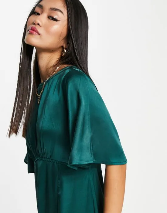 https://images.styletyx.com/images/flutter-sleeve-midi-dress-with-lace-trim-in-forest-green-influence-13276676_3.webp