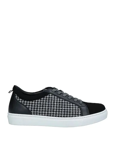 https://images.styletyx.com/images/footwear-kiton-kiton-936829_1.webp
