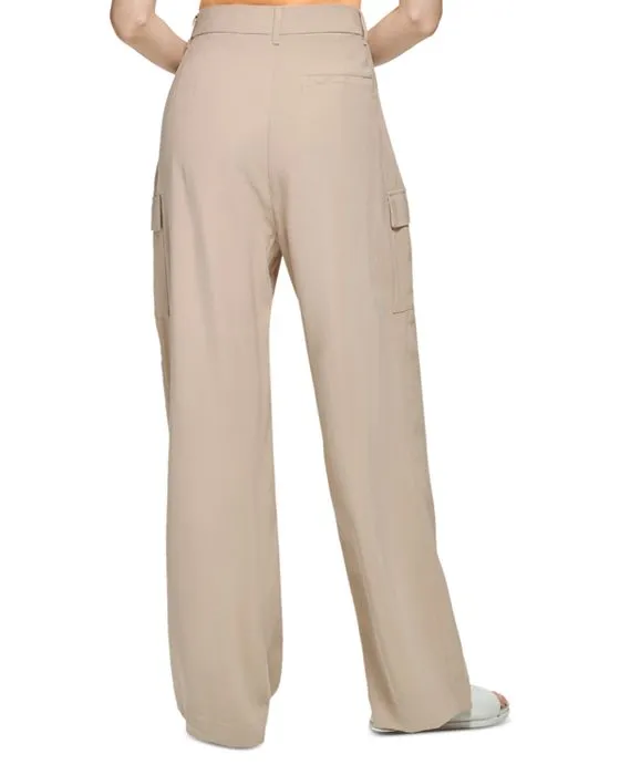 https://images.styletyx.com/images/frosted-twill-pants-dkny-1518587270_2.webp