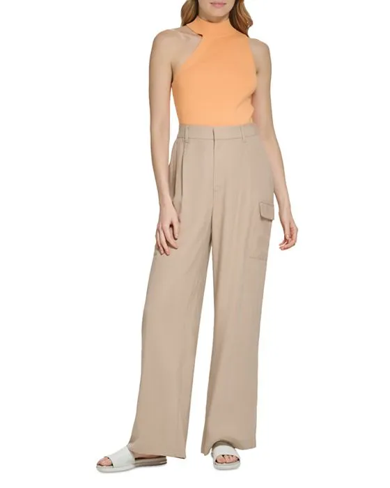 https://images.styletyx.com/images/frosted-twill-pants-dkny-1518587270_4.webp