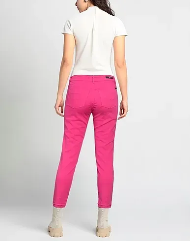 https://images.styletyx.com/images/fuchsia-cotton-twill-casual-pants-cigala-s-12914174_3.webp