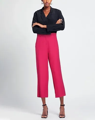 https://images.styletyx.com/images/fuchsia-crepe-casual-pants-white-wise-13174431_2.webp