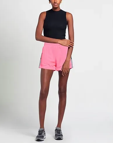 https://images.styletyx.com/images/fuchsia-jersey-shorts-bermuda-bhmg-13047746_2.webp