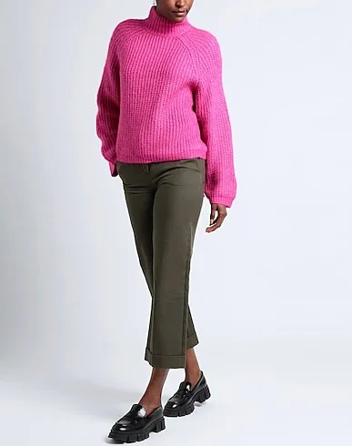 https://images.styletyx.com/images/fuchsia-knitted-turtleneck-pieces-3128472_2.webp