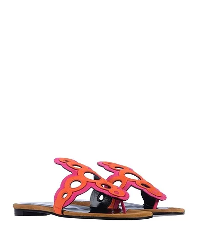 https://images.styletyx.com/images/fuchsia-leather-flip-flops-pierre-hardy-577326_2.webp