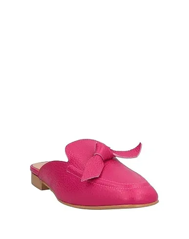 https://images.styletyx.com/images/fuchsia-leather-mules-and-clogs-baldinini-710425138_2.webp